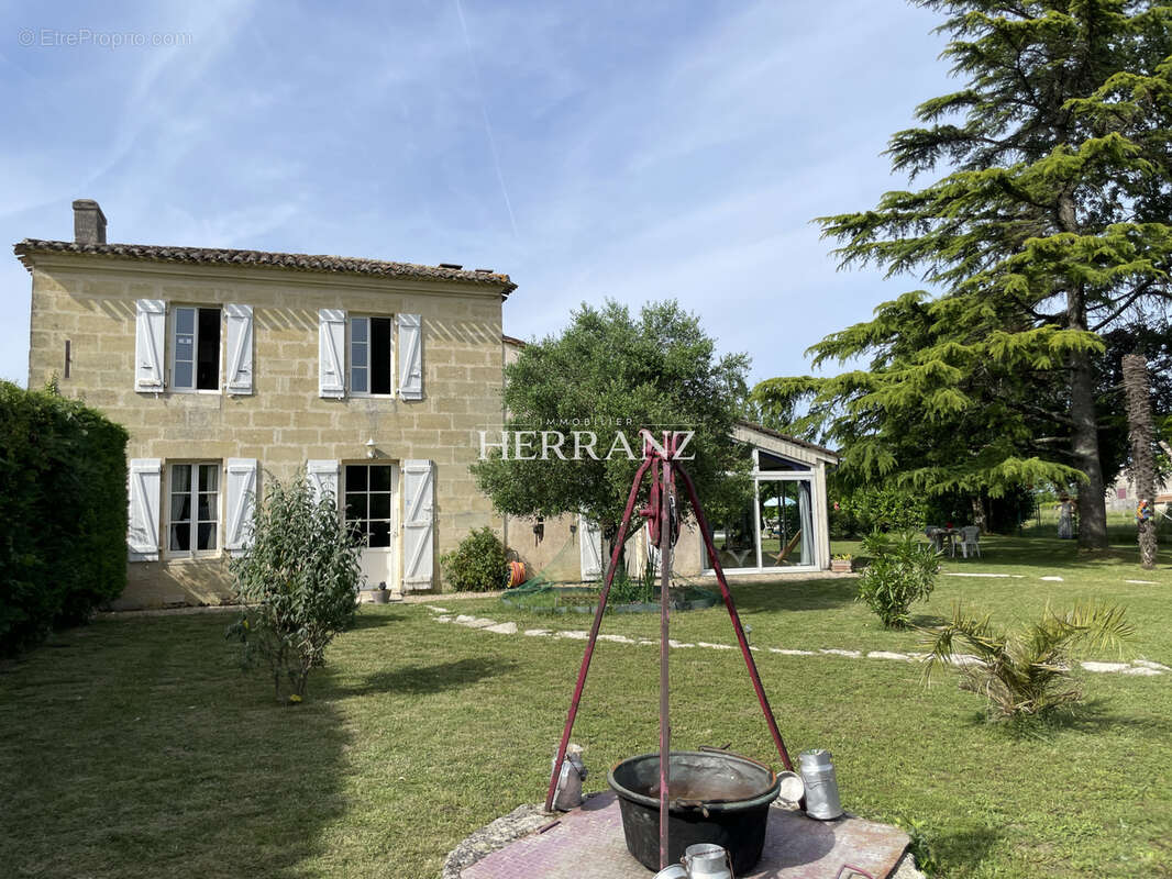 Maison à GARDEGAN-ET-TOURTIRAC
