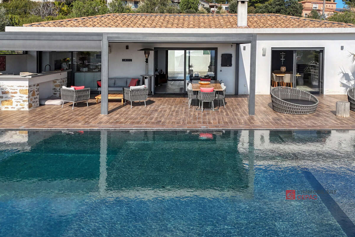 Maison à LA CADIERE-D'AZUR