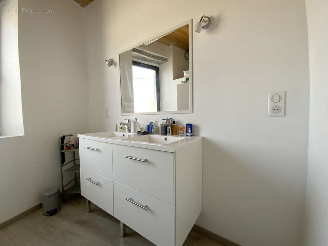 Maison de village en pierre avec cour et garage. - photo 20
