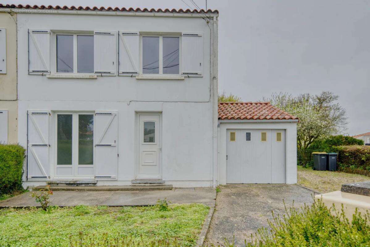 Maison à SAINT-GEORGES-DU-BOIS