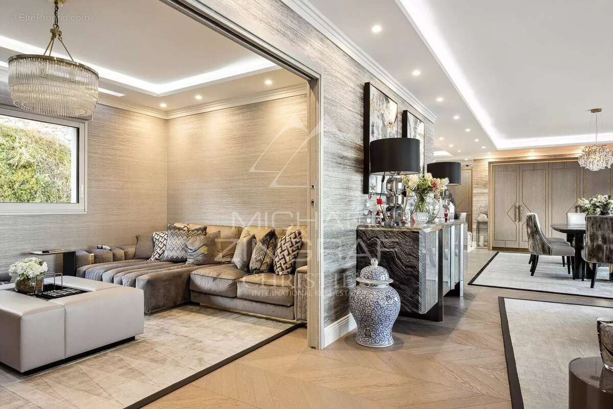 Appartement à ROQUEBRUNE-CAP-MARTIN