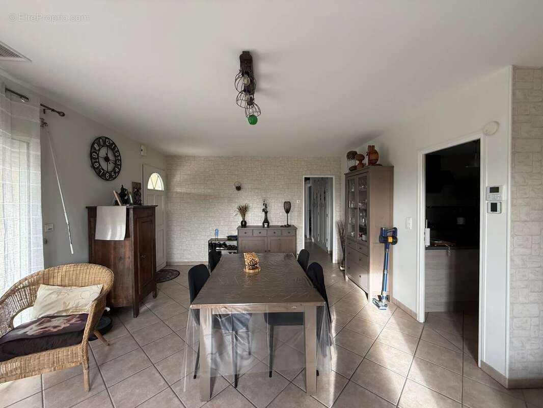 Maison à SAINT-AUBIN-DE-LANQUAIS