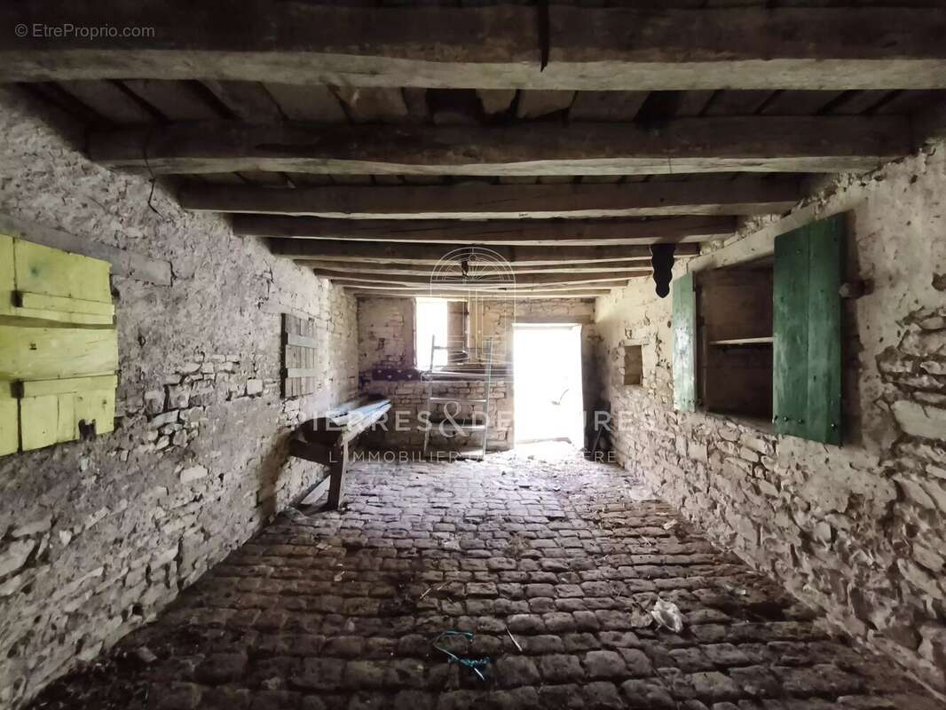 Maison à BENGY-SUR-CRAON