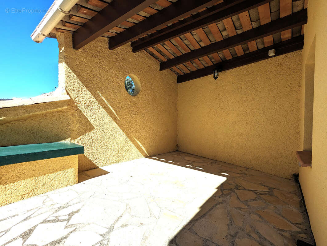 Maison à SAINT-SATURNIN-LES-APT