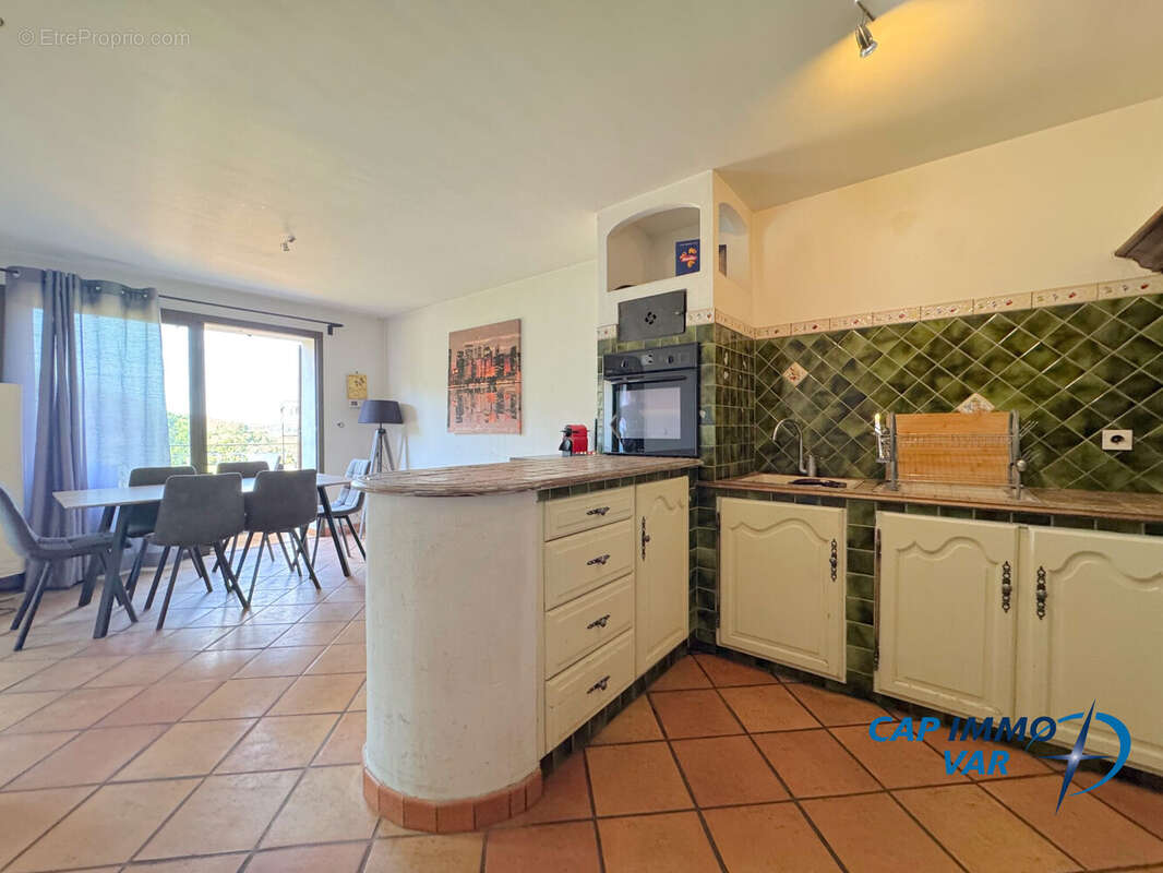 Maison à LE CASTELLET