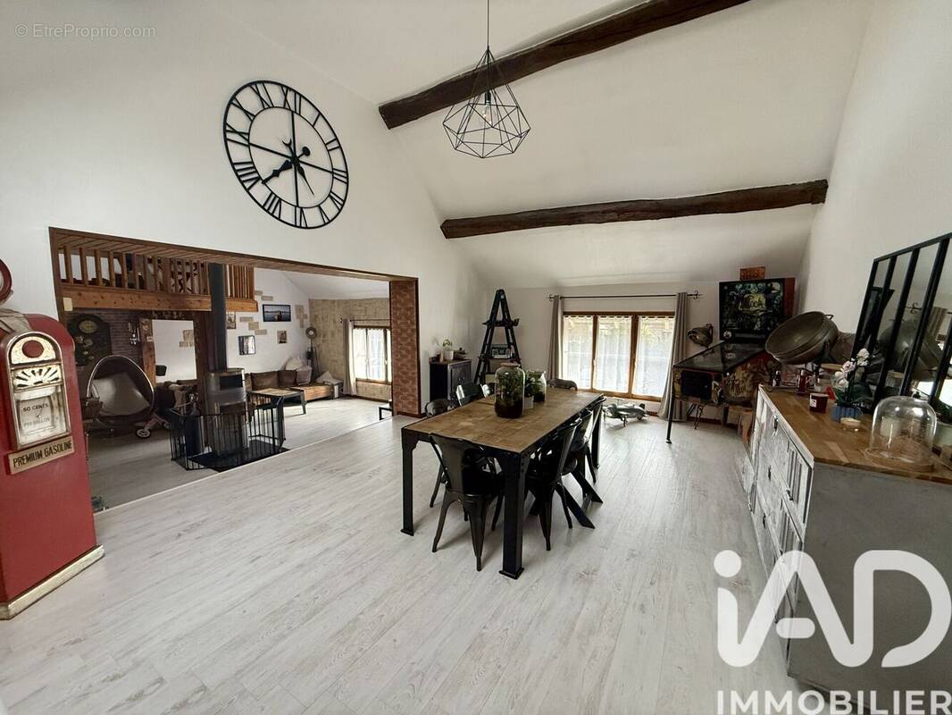 Photo 1 - Appartement à MAGNY-LE-HONGRE