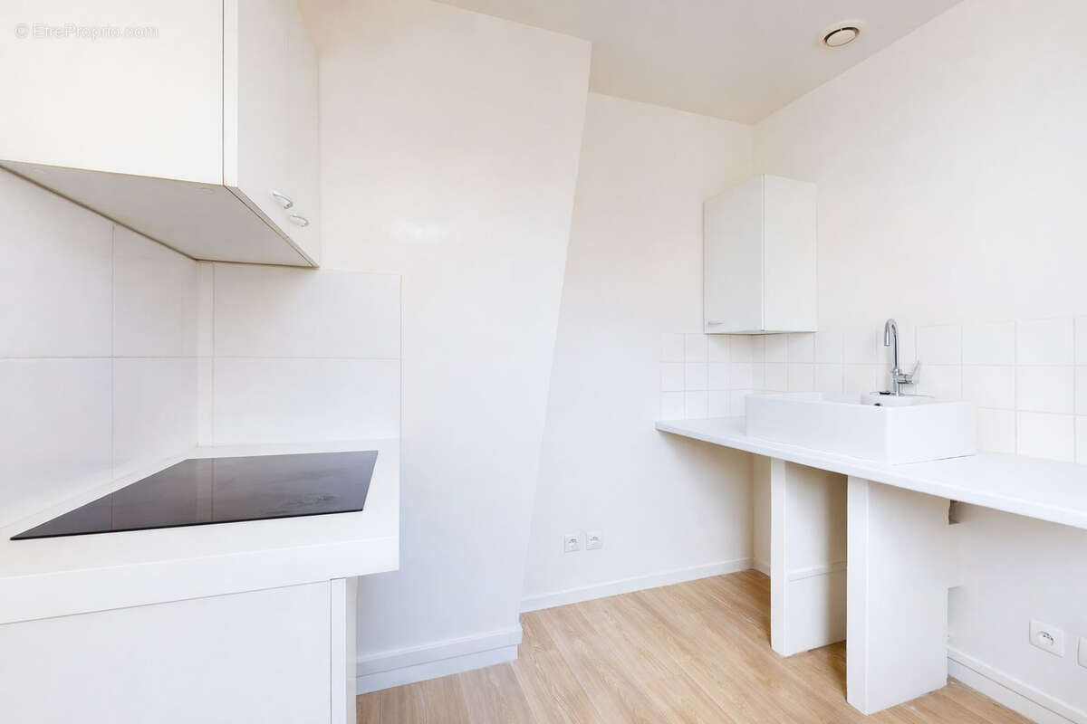 Appartement à PARIS-14E