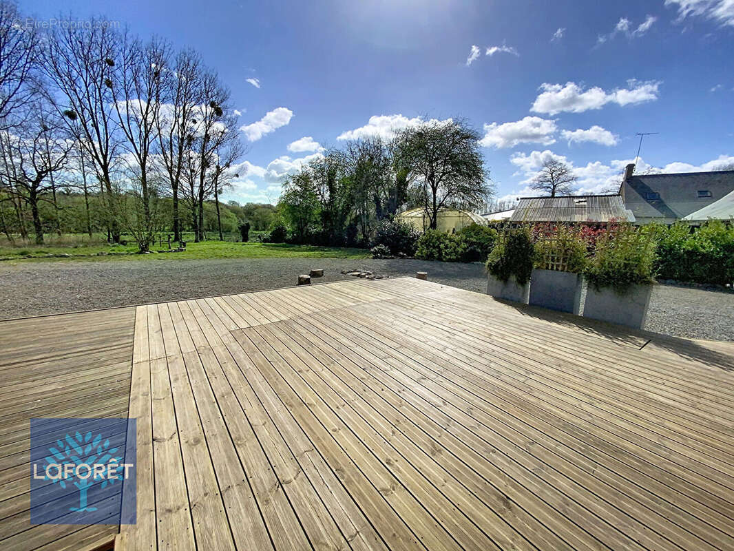 Maison à LA BAZOUGE-DU-DESERT