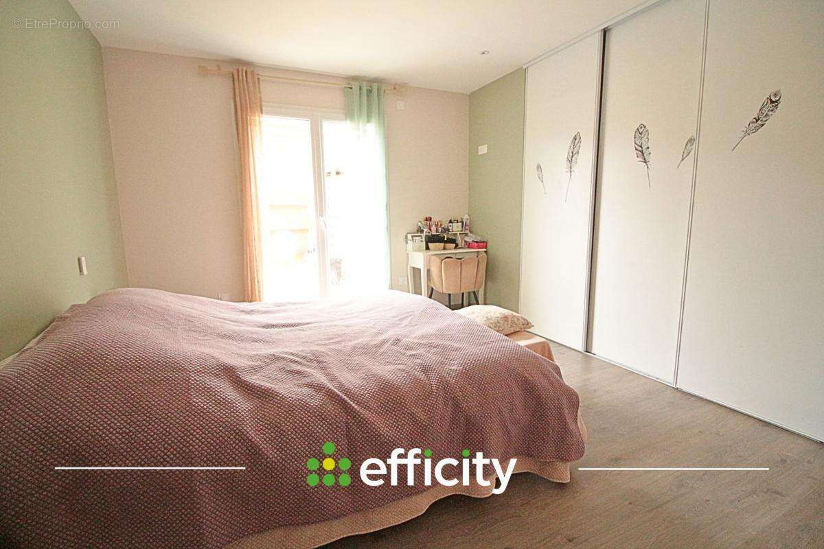 Maison à MEZIDON-CANON