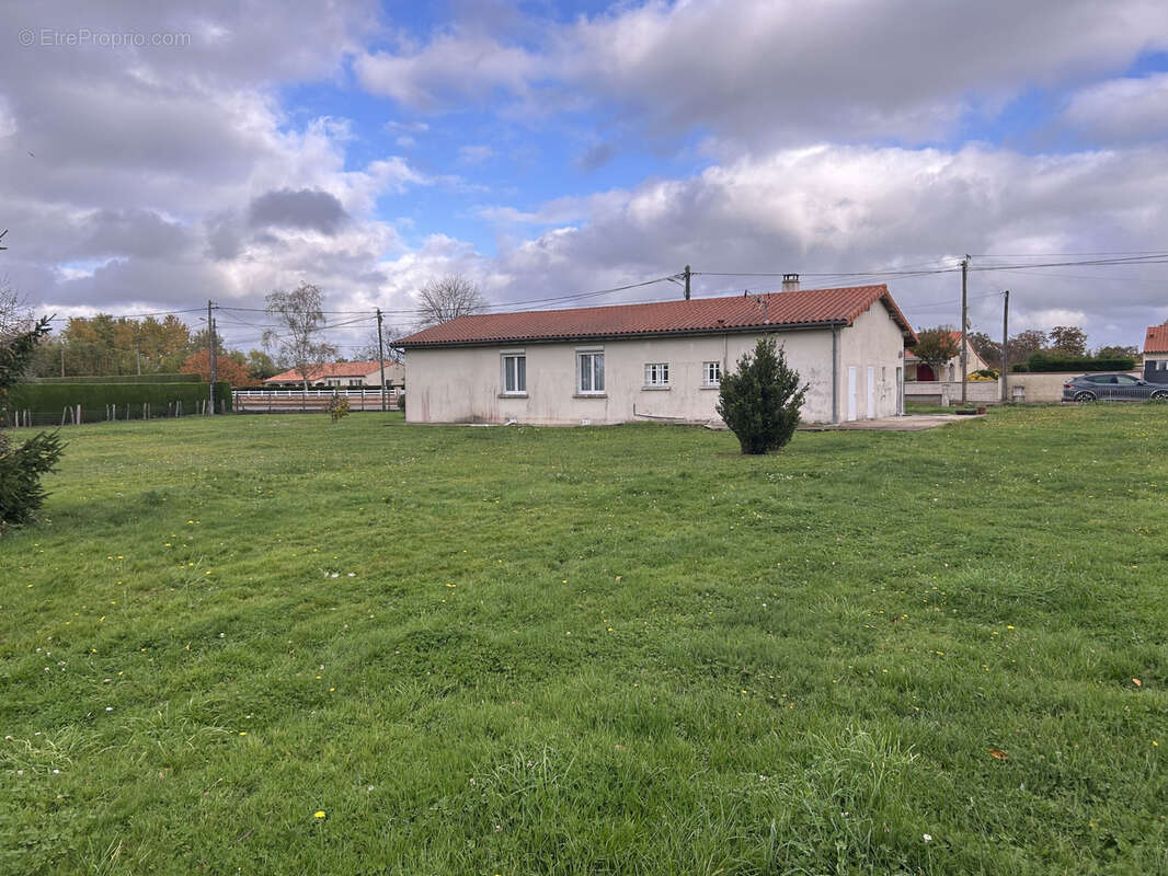 Maison à ROUMAZIERES-LOUBERT