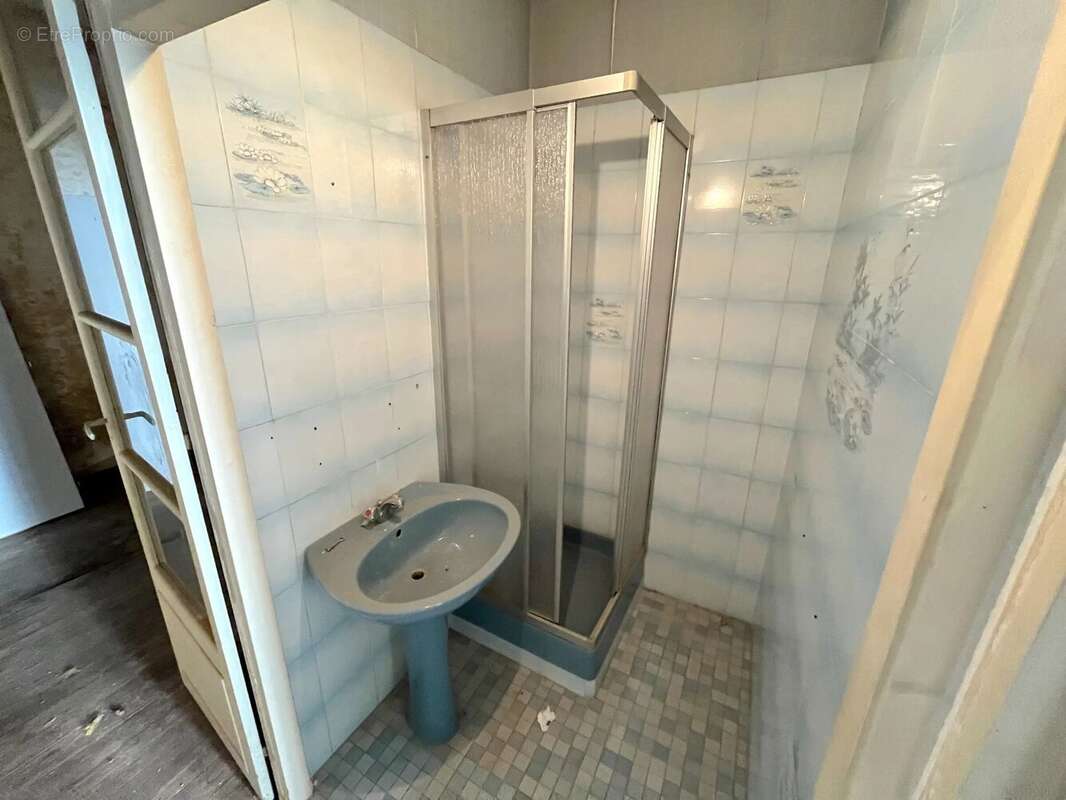 Opportunité d’Investissement Idéale au Cœur du Dynamique Ribérac - photo 11