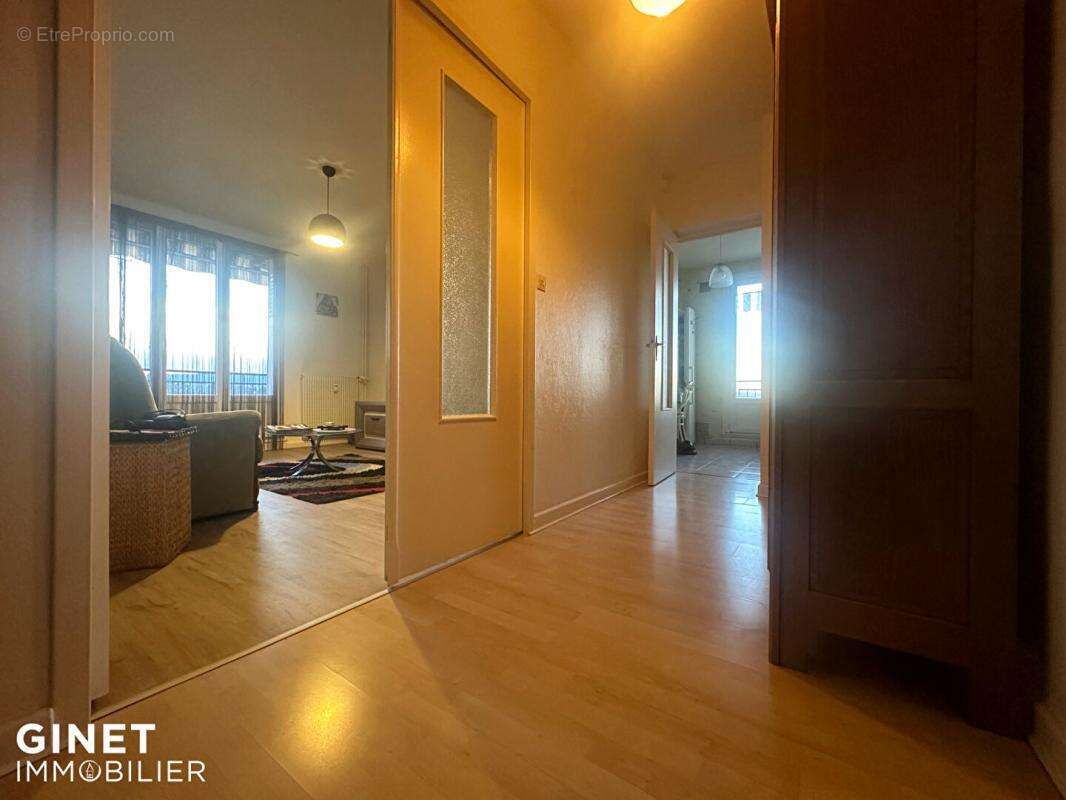 Appartement à RIORGES