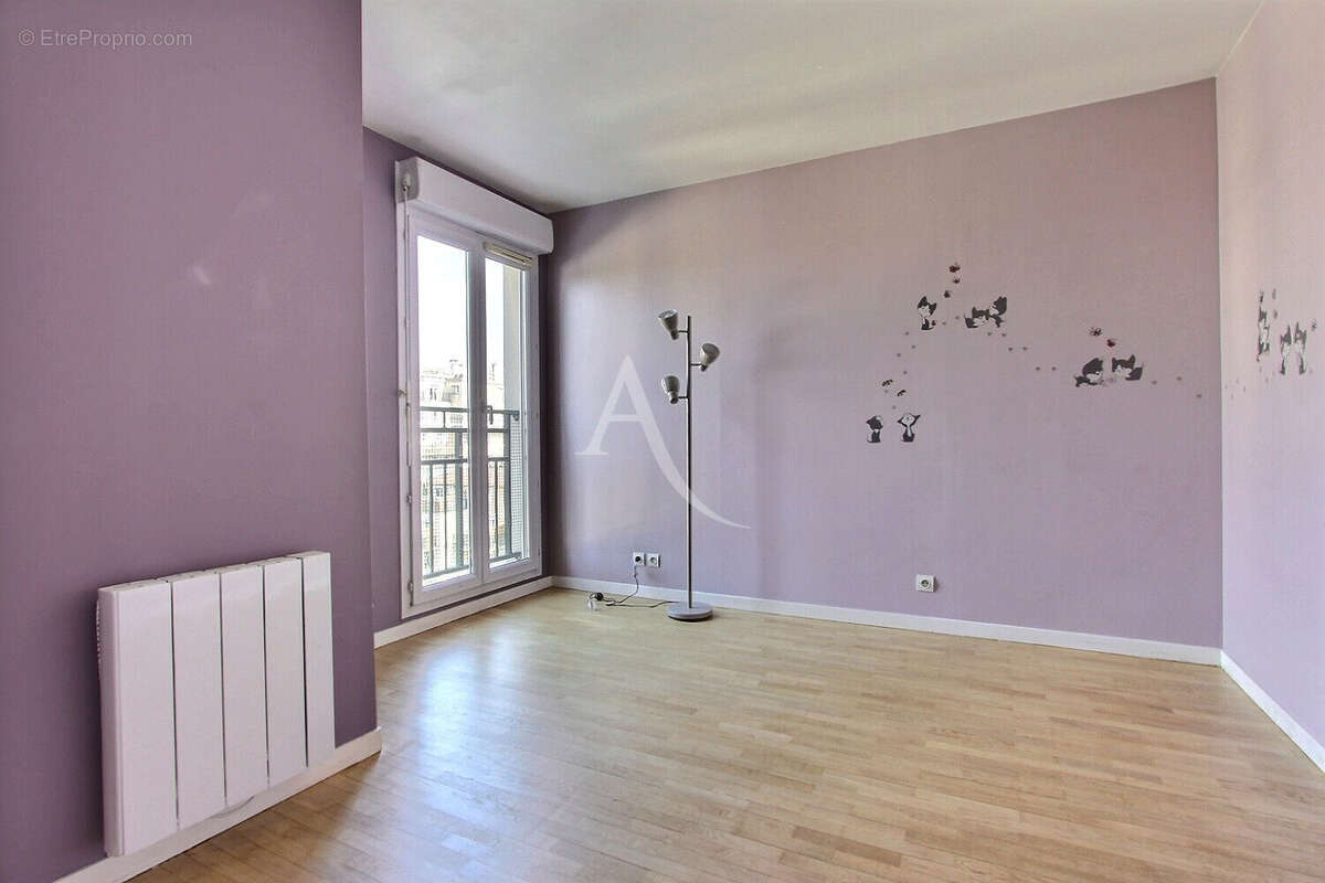 Appartement à VILLENEUVE-LA-GARENNE
