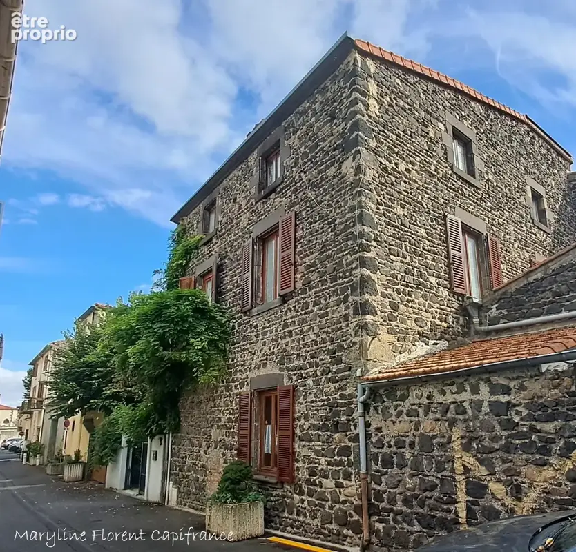 Bâtisse en pierre de 262 m², Cour, jardin cocon, garage & fort potentiel - photo 2