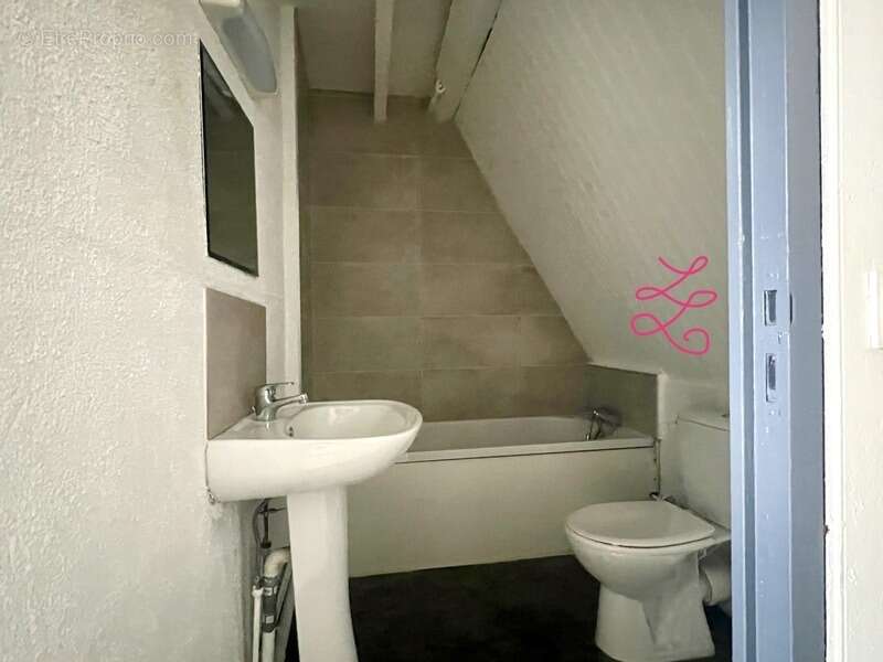 Immeuble à vendre à 8 km de Villeneuve d'Ascq - photo 3
