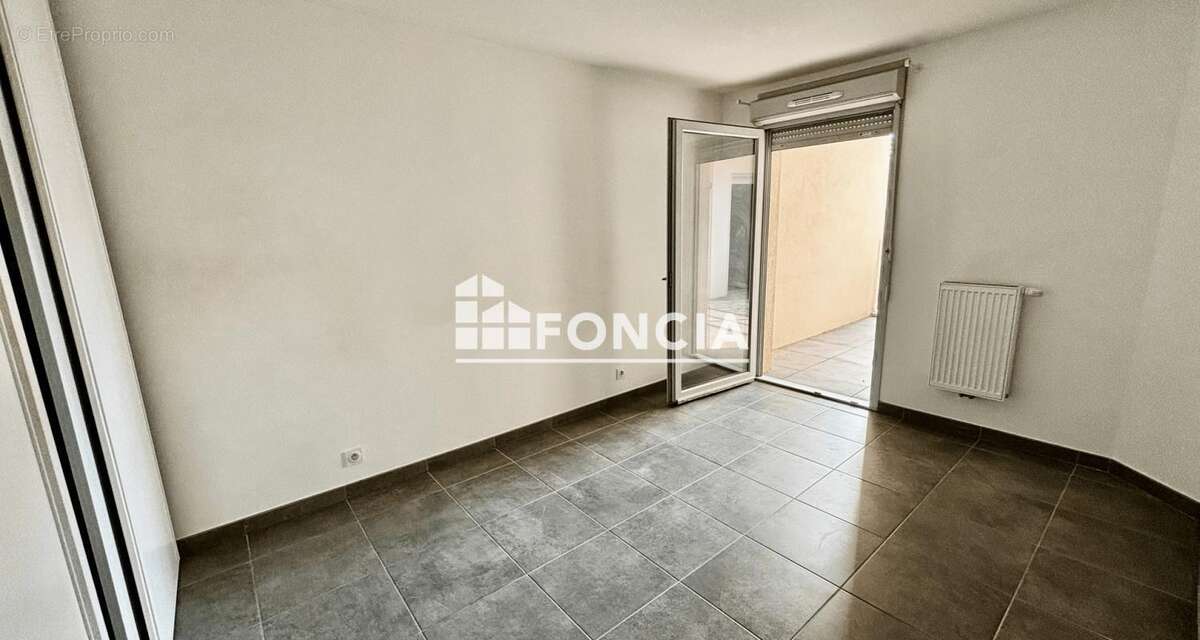 Six fours centre ville au calme dans une residence de bon standing - photo 2