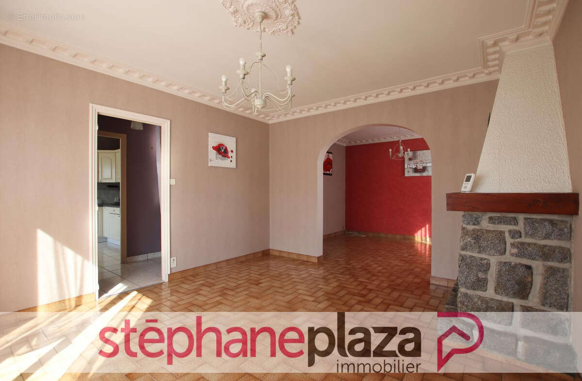 Maison à LOUVIGNE-DE-BAIS