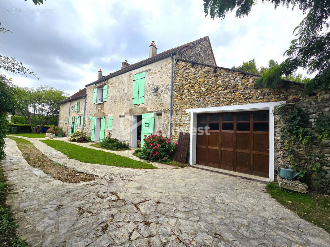 Maison à REBAIS