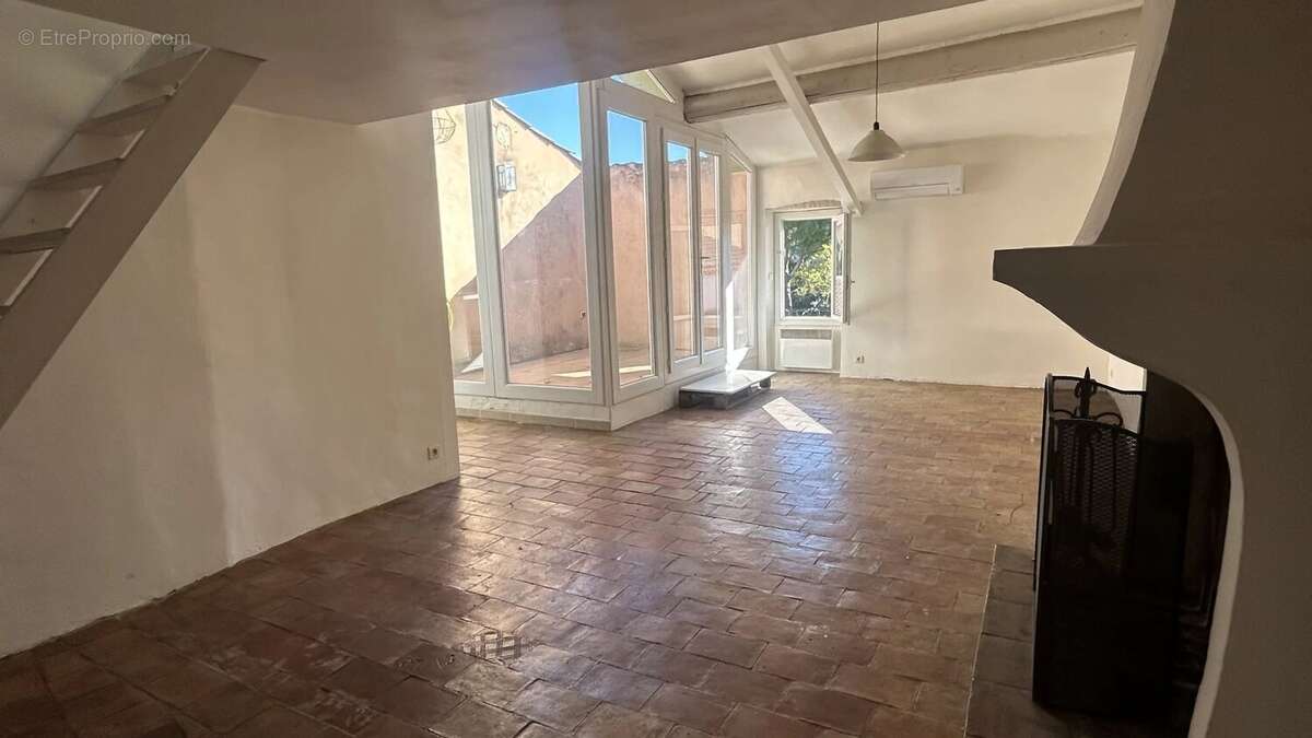 Appartement à LAMBESC