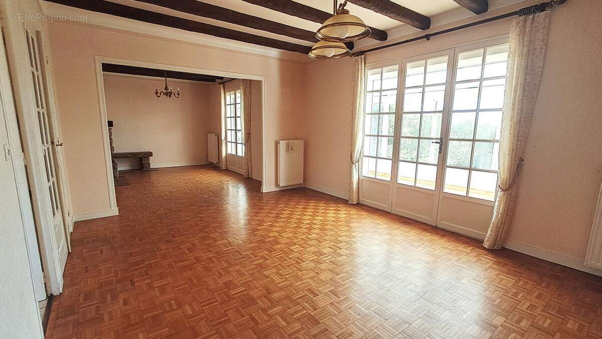 Maison à ROUGE