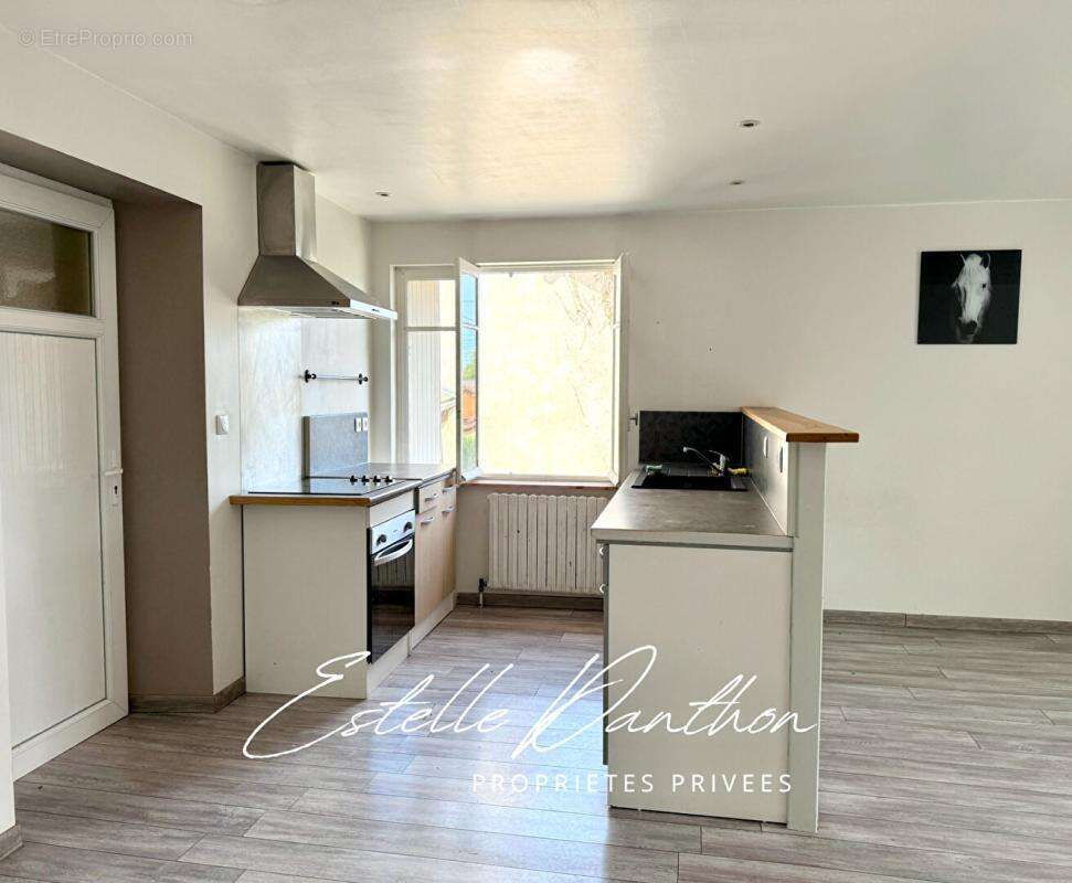 Maison avec appartement et grande dépendance aménageable - photo 2