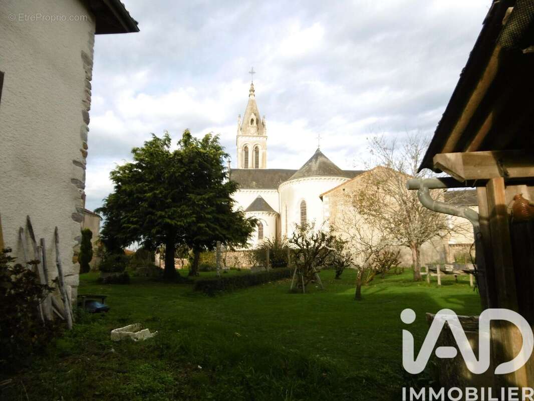 Photo 3 - Maison à ADRIERS