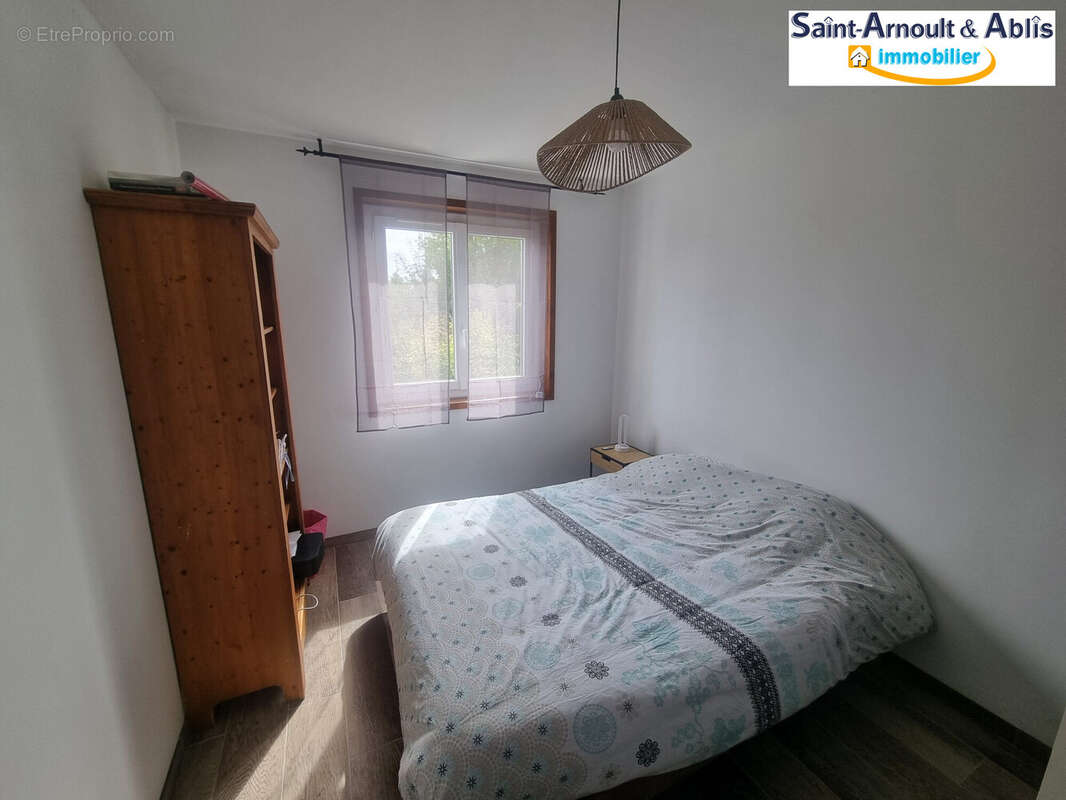 Maison à SAINT-ARNOULT-EN-YVELINES