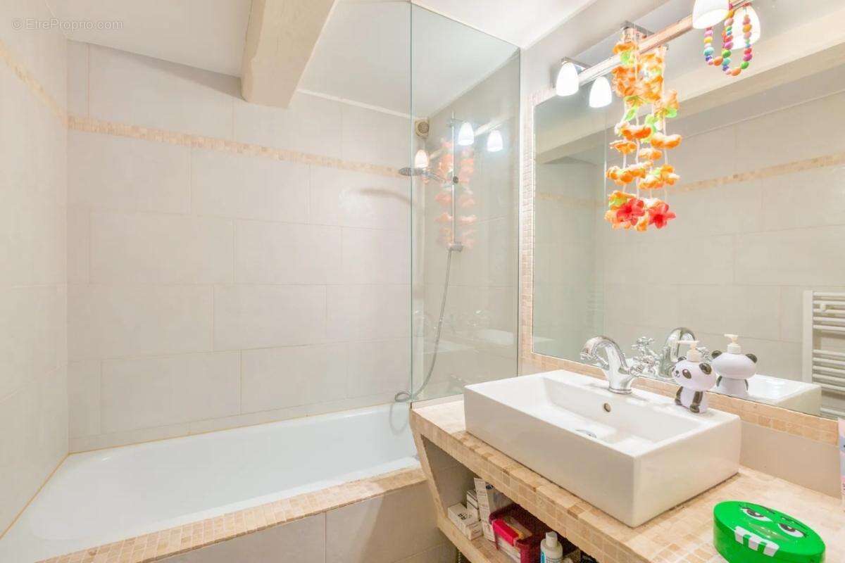 Appartement de caractère T4 de 125 m² à Collonges-au-Mont-d'Or - photo 13