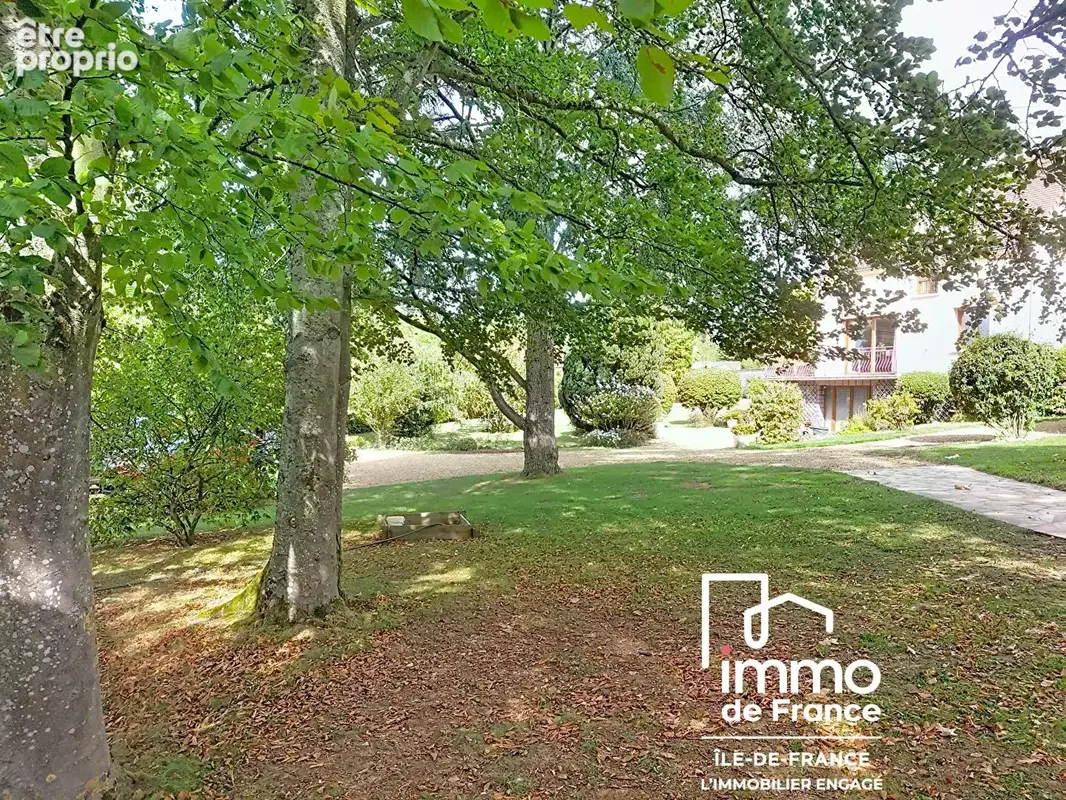 Propriété d'exception ! Maison rénovée, parc de 5 000 m² et piscine couverte - photo 23