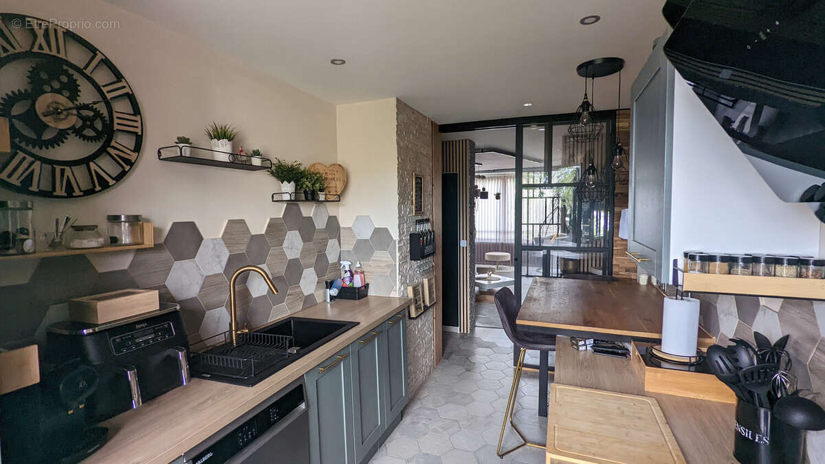 Appartement à CHENOVE