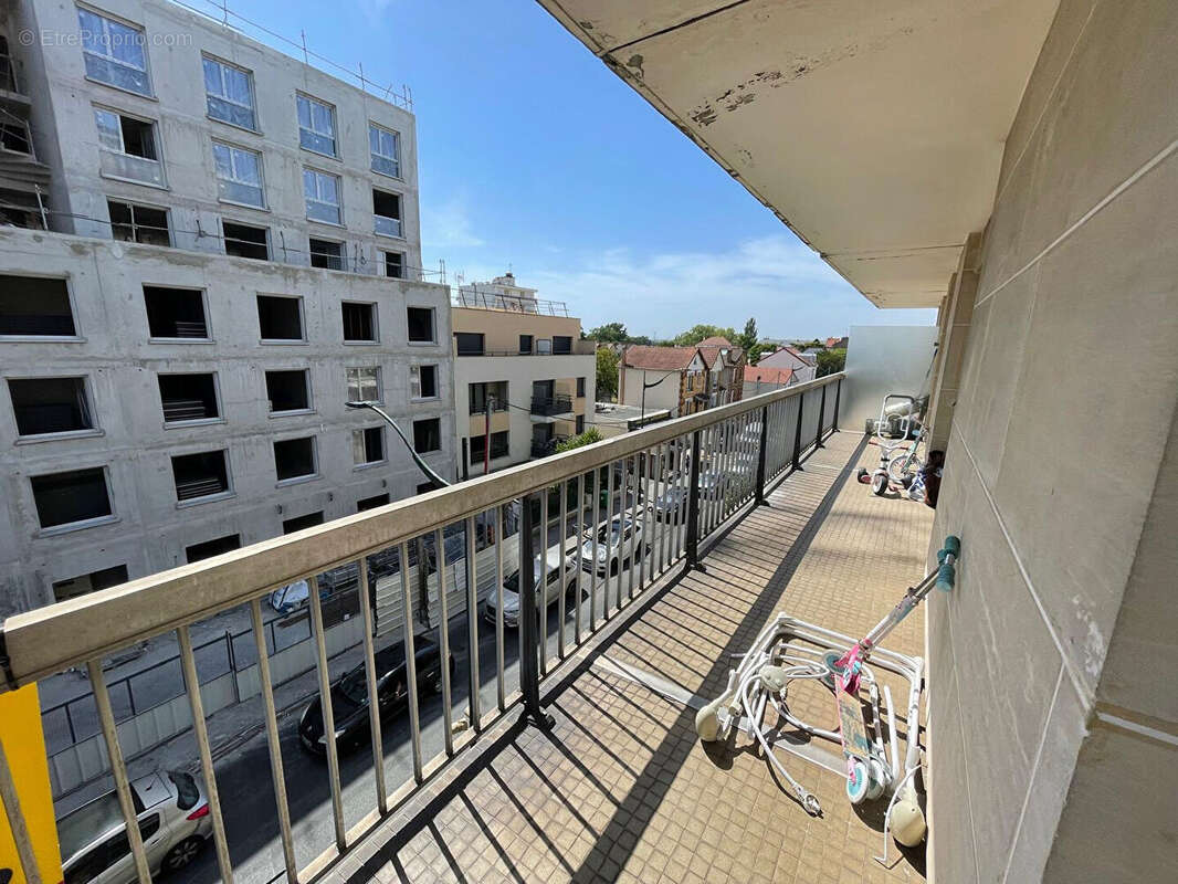 Appartement à LES PAVILLONS-SOUS-BOIS