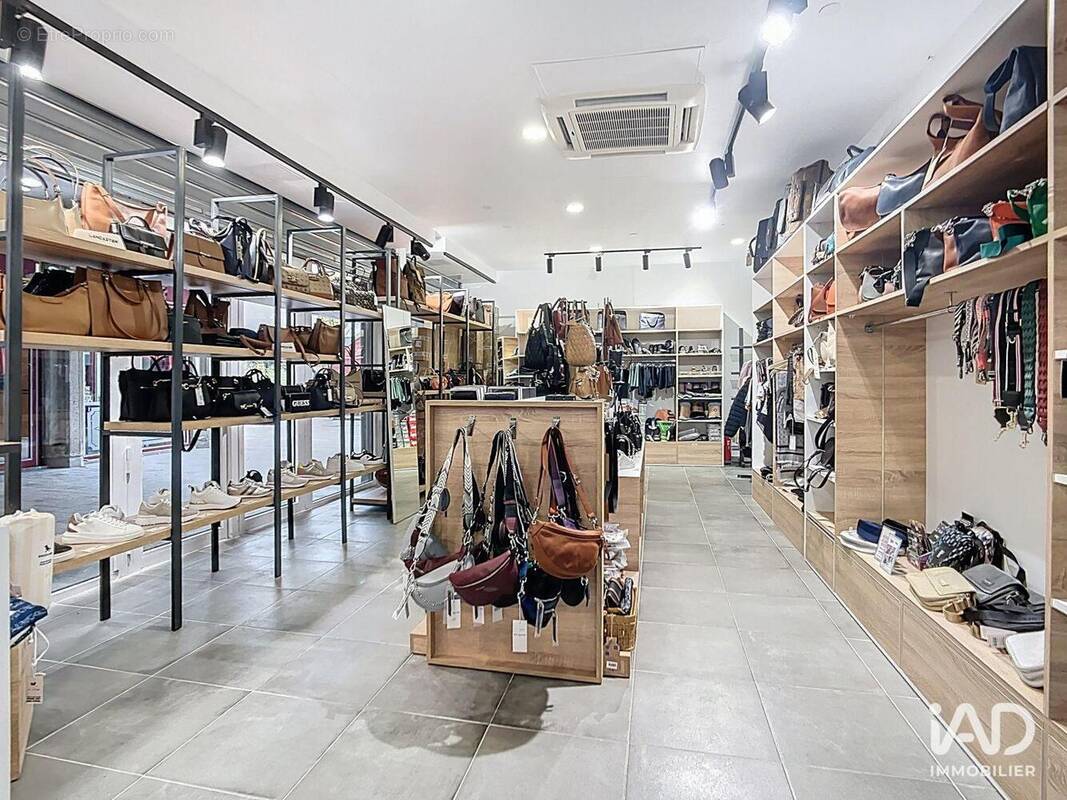 Photo 1 - Commerce à SCEAUX