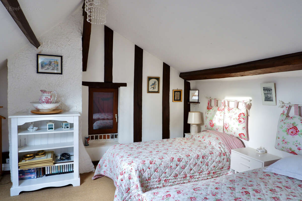 Maison à AUNAY-SOUS-CRECY
