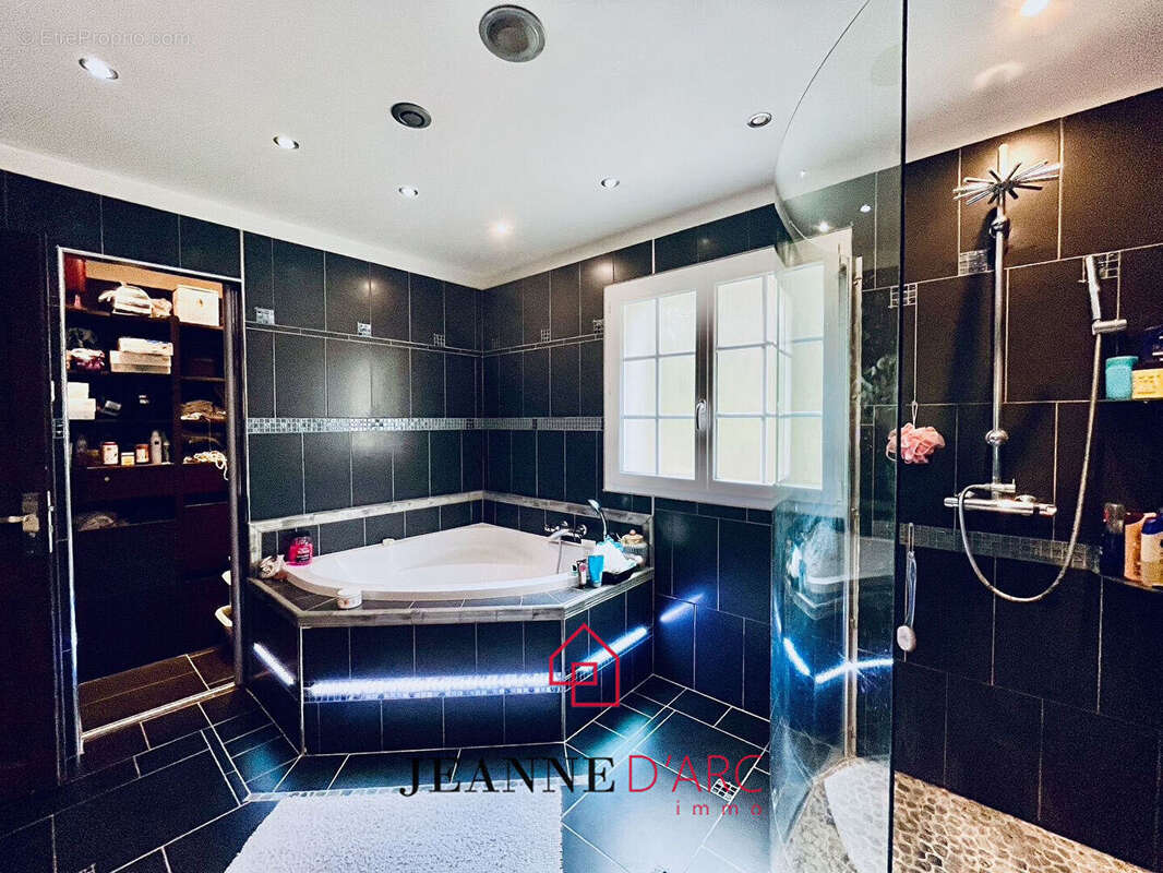 Maison à MOULINEAUX