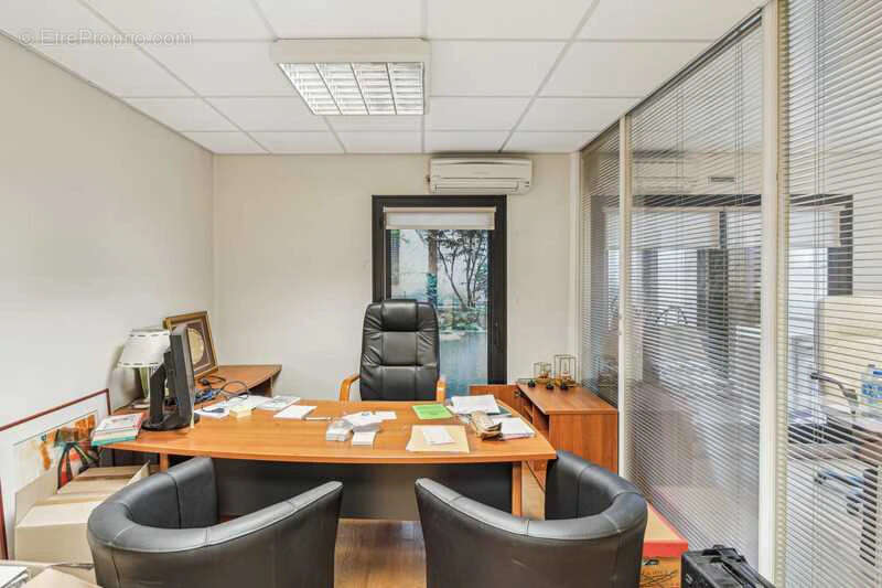 Commerce à PARIS-16E