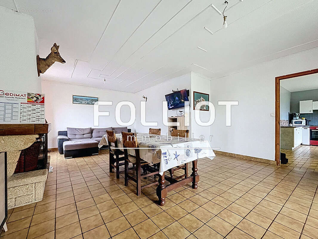 Maison à QUETTREVILLE-SUR-SIENNE