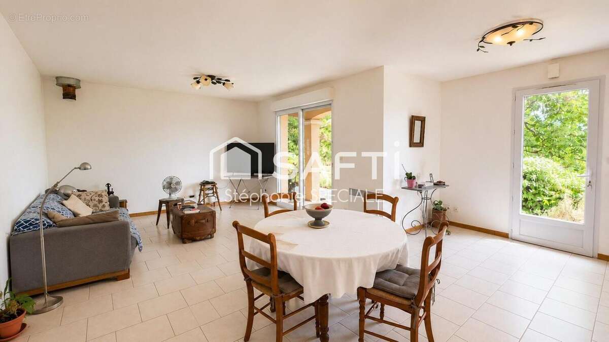 Maison 102 m² à Bagnols-En-Foret  - photo 3