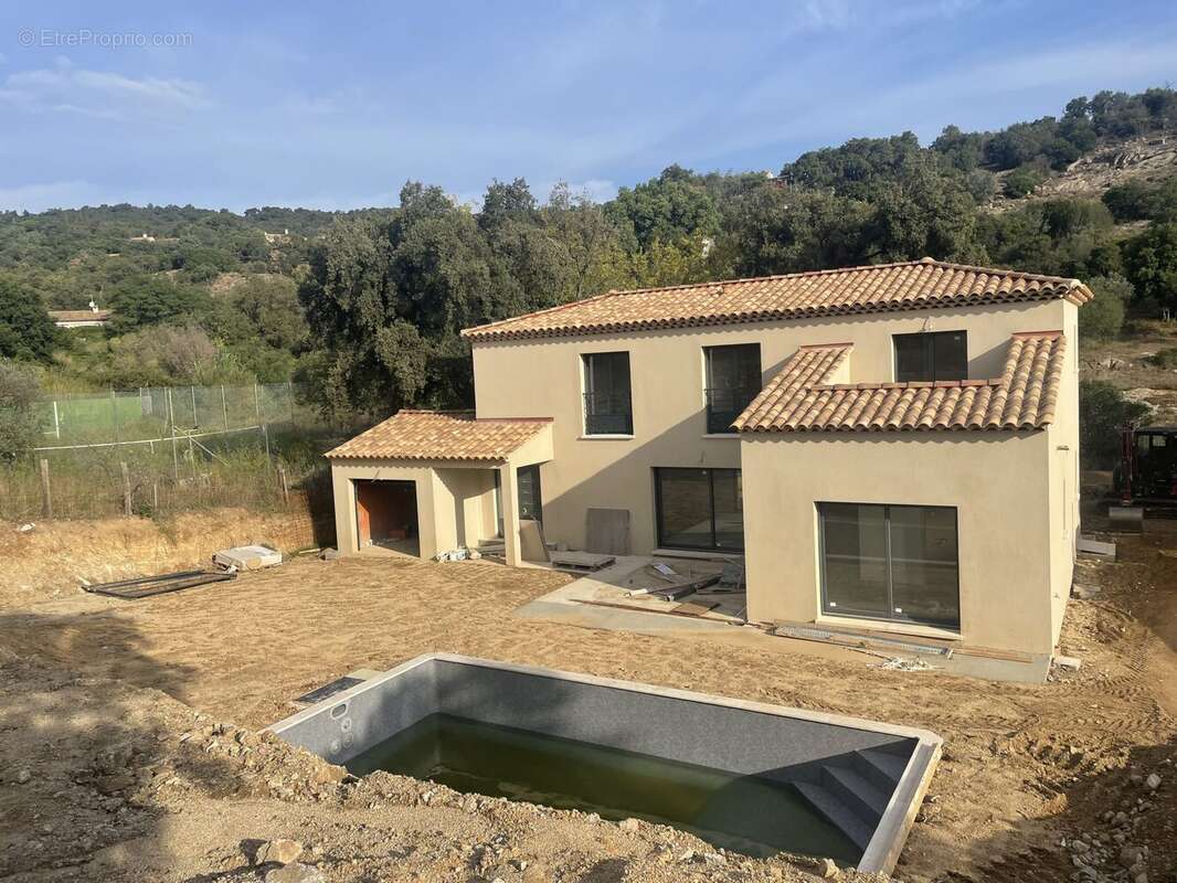 Maison à PLAN-DE-LA-TOUR