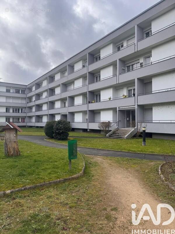 Photo 1 - Appartement à SAINT-FARGEAU-PONTHIERRY
