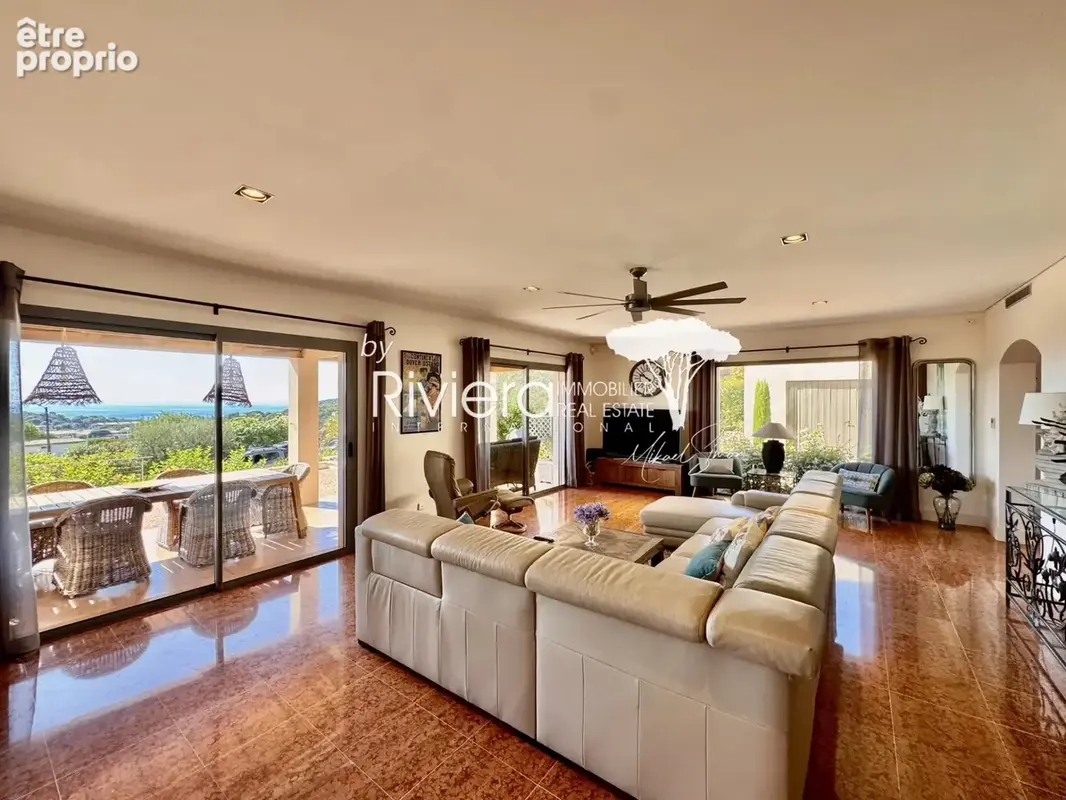 CAVALAIRE - Propriété 486m2 avec piscine et vue mer ! - photo 19
