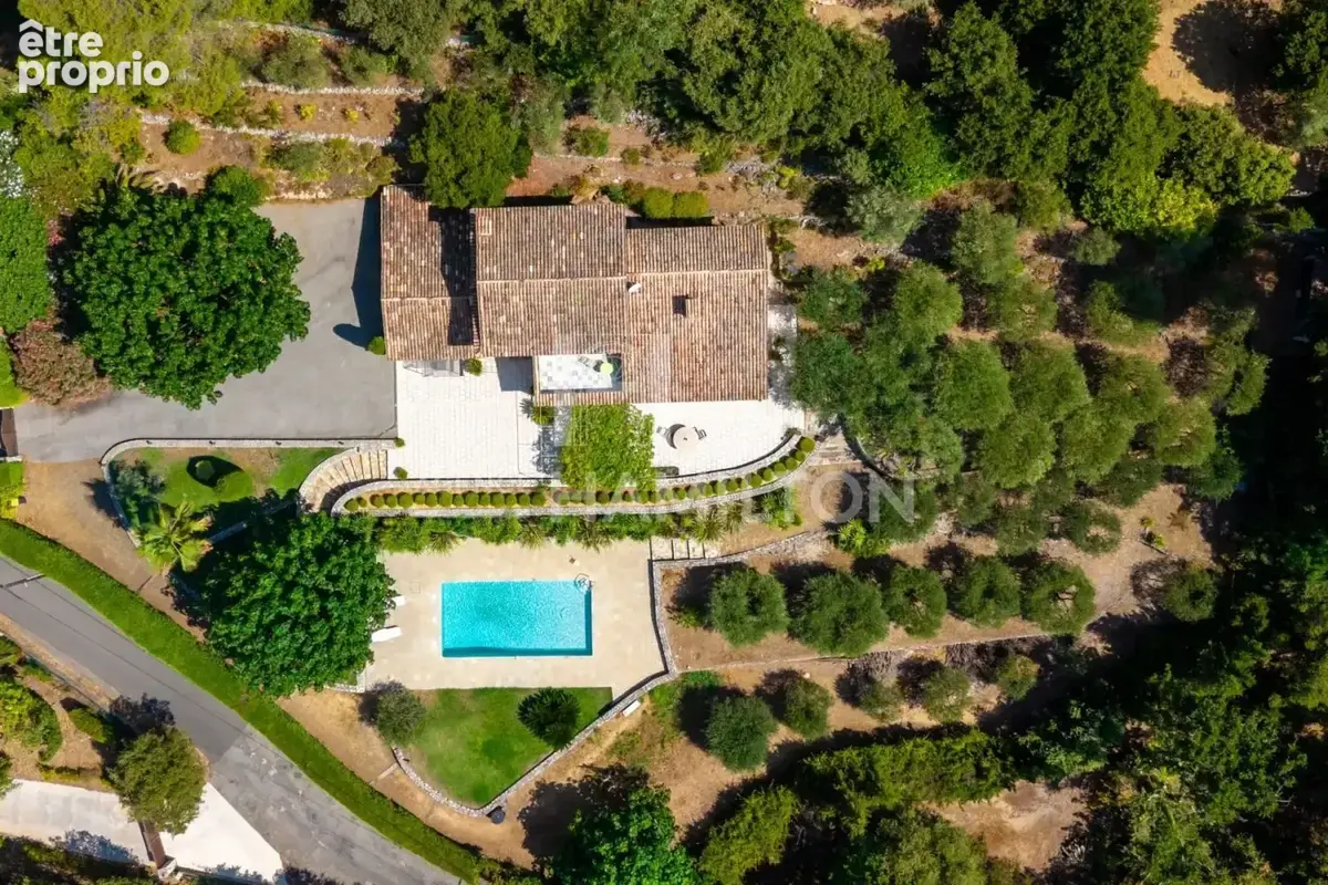 Propriété lovée dans un écrin de verdure - photo 17