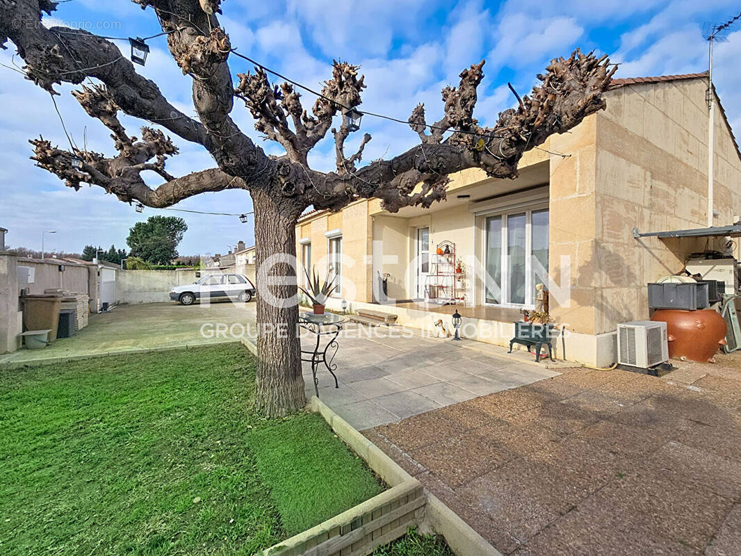 Maison à SAINT-MARTIN-DE-CRAU