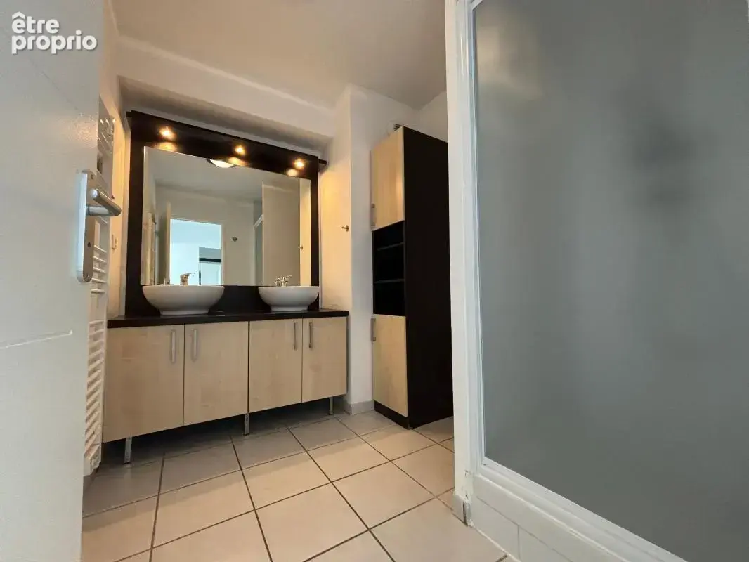 Pau: Appartement d'exception à vendre en dernier étage— Vue panoramique Pyrénées, terrasse 20 m² et piscine dans la résidence - photo 12