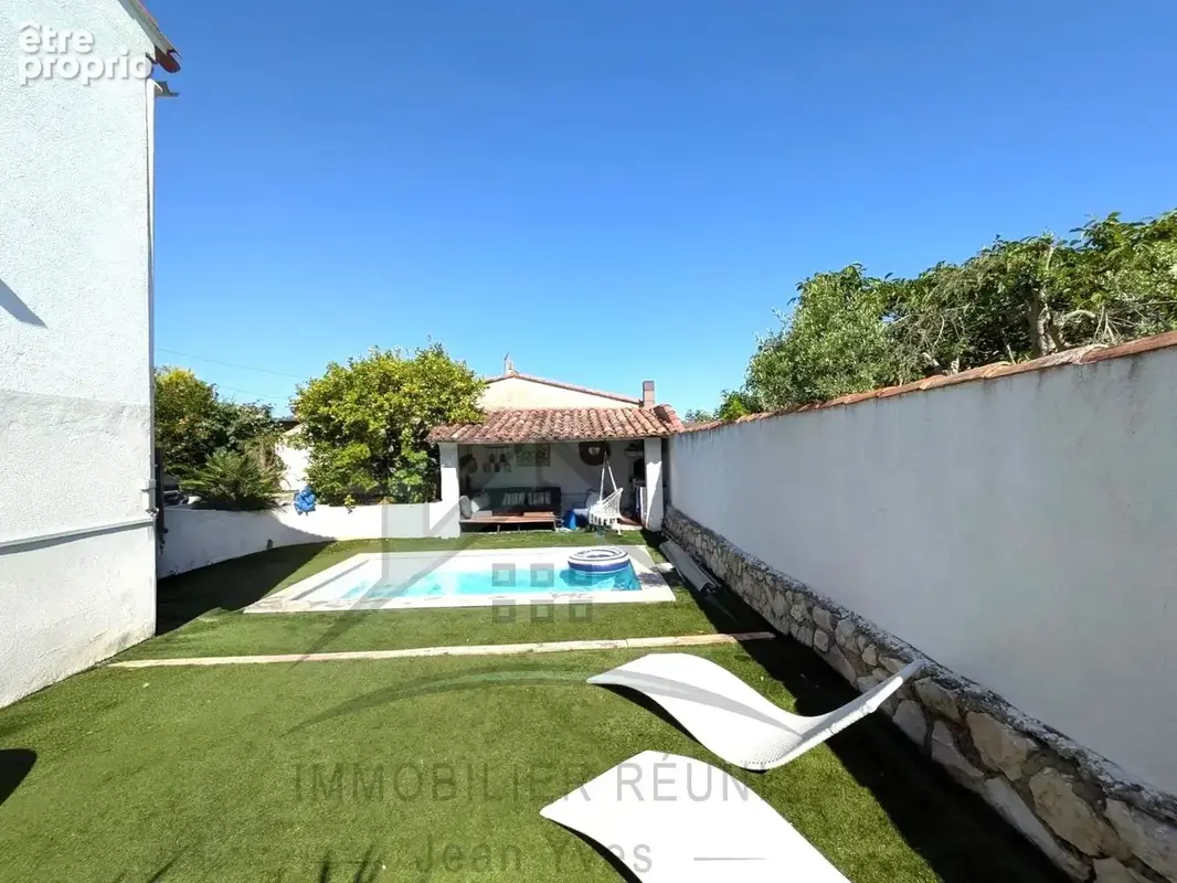 Châteauneuf-les-Martigues   La Mède . Villa 4 chambres + T2 indépendant. Piscine . 2 stationnements. - photo 6