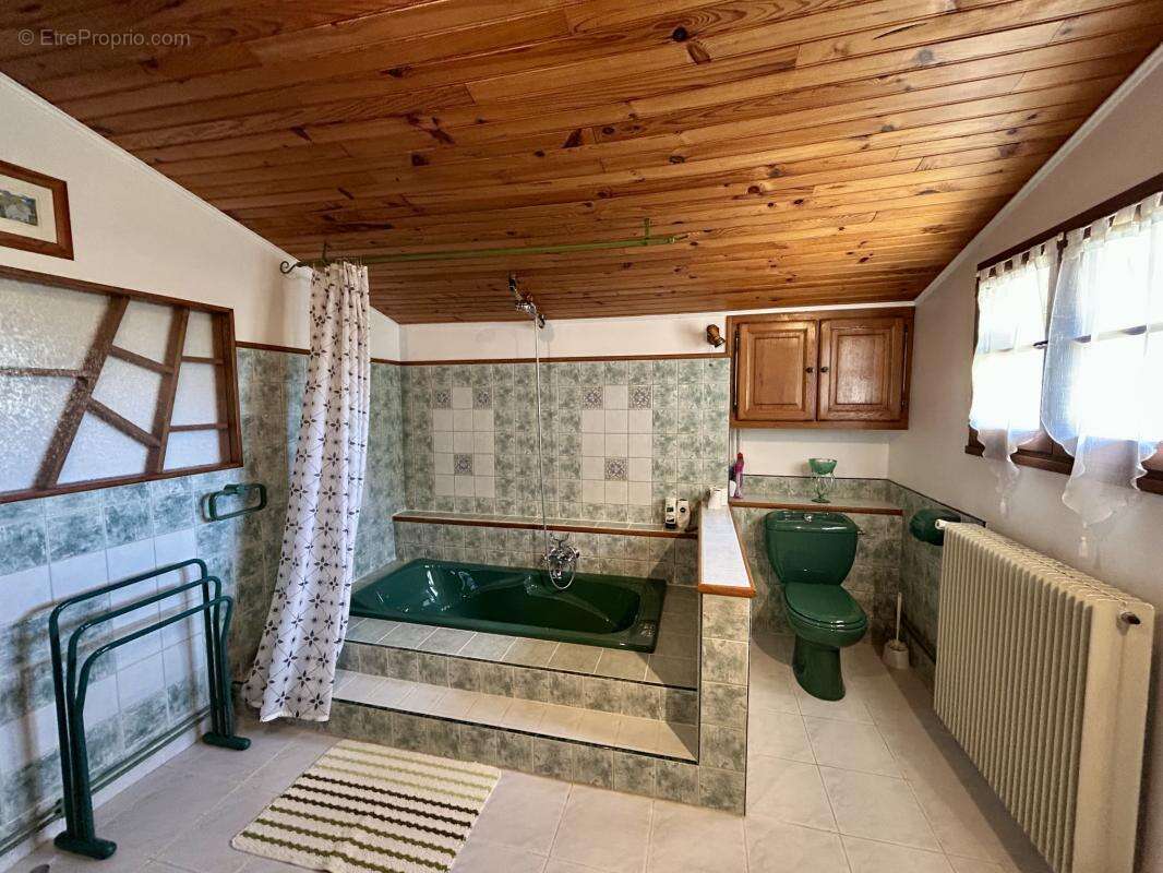 Superbe Longère en Pierre de 413 m2   6 Chambres - photo 15