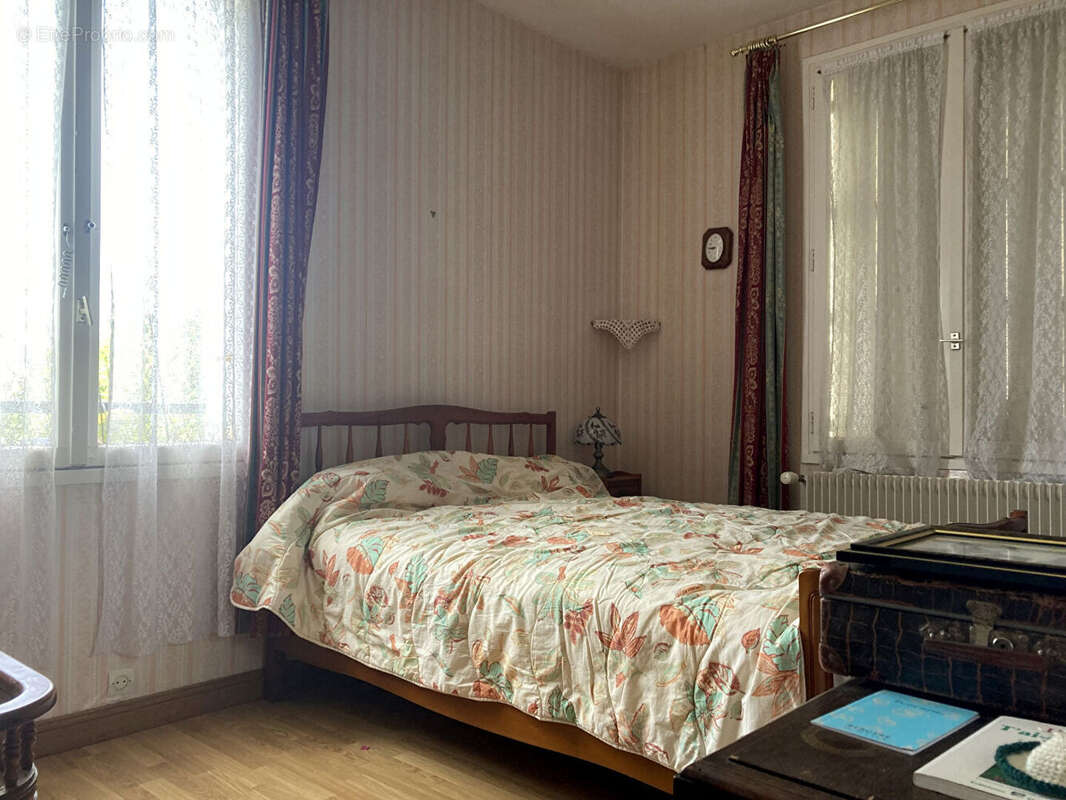 Maison à DONVILLE-LES-BAINS