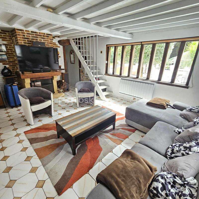 Maison à SAINTE-GAUBURGE-SAINTE-COLOMBE