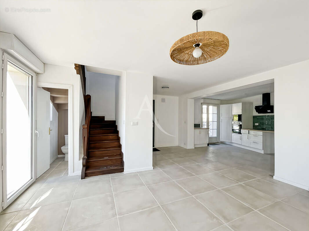 Maison à MONTAIGU-DE-QUERCY