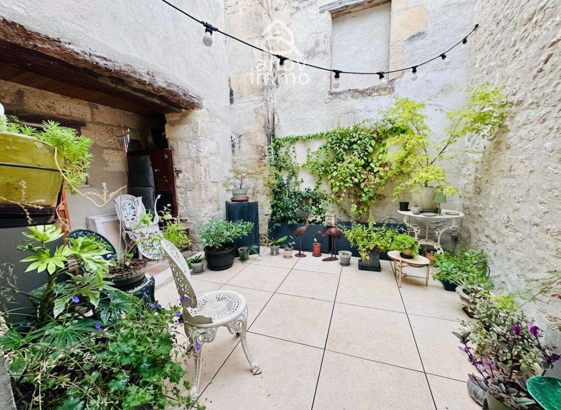 Maison à CHATEAUNEUF-SUR-CHARENTE