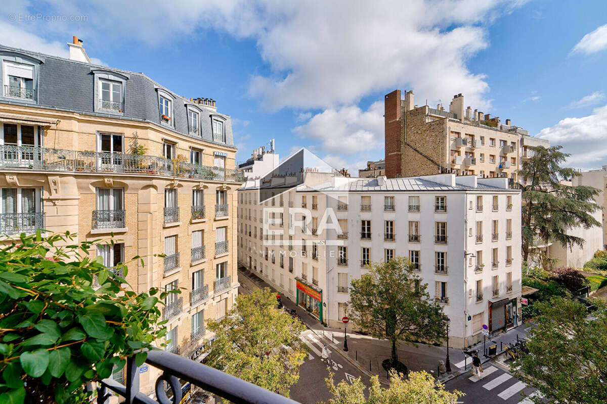 Appartement à PARIS-14E